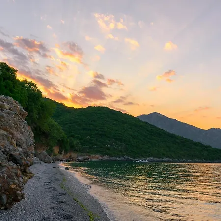 Georgia's House 홈스테이 Leonídion