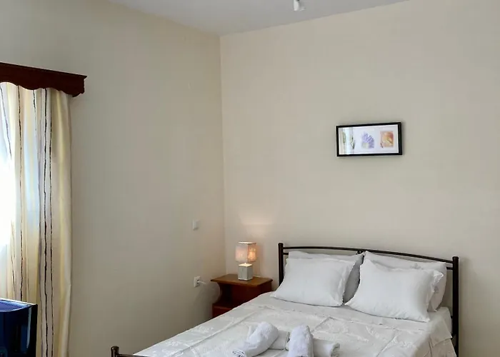 Georgia's House Δωμάτια σε οικογενειακή κατοικία Λεωνίδιο